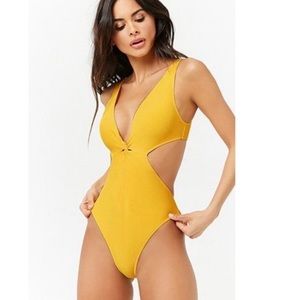 NWOT Yellow Cutout swimsuit